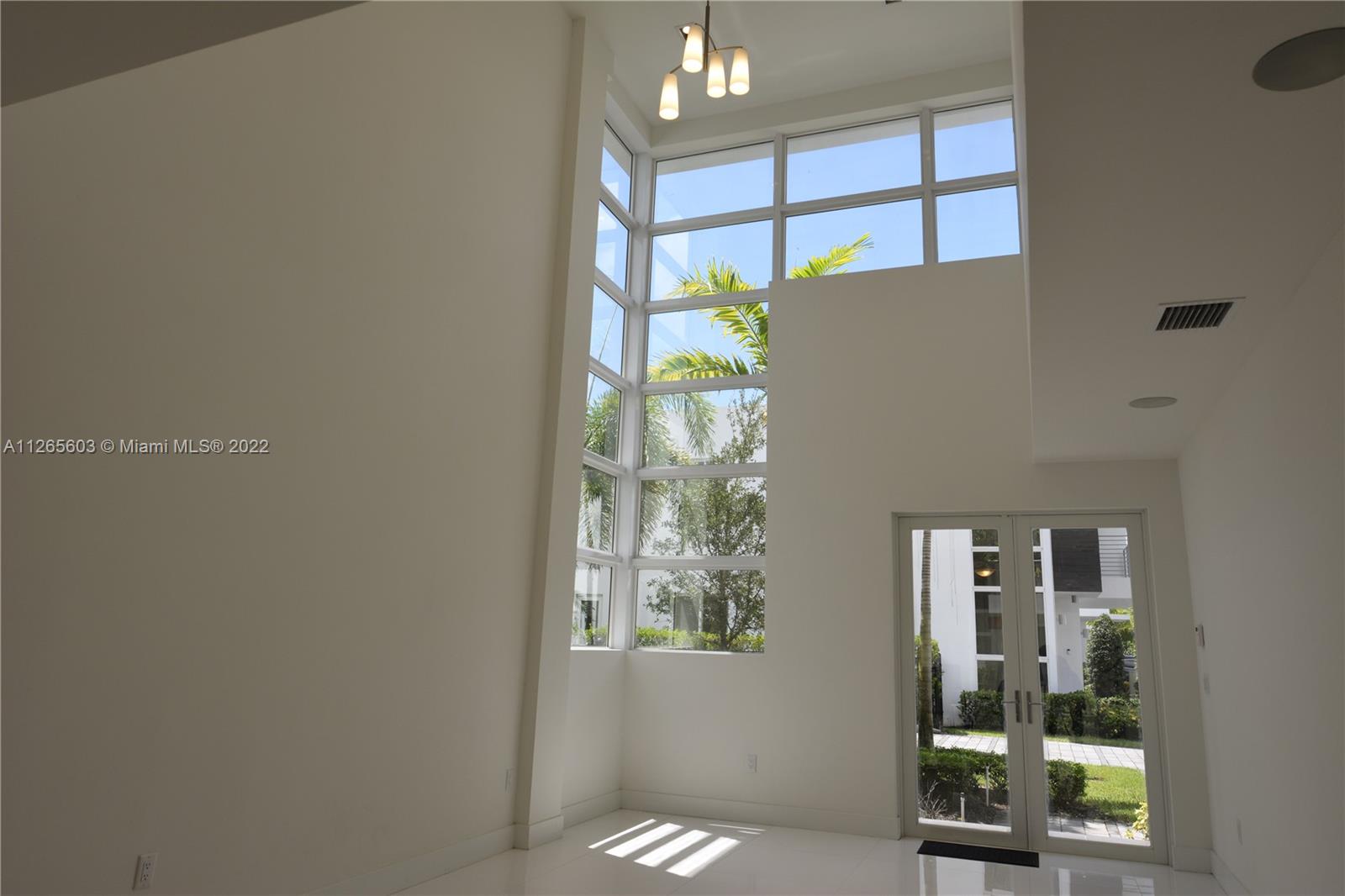 DORAL COMMONS RESIDENTIAL - Residential Lease