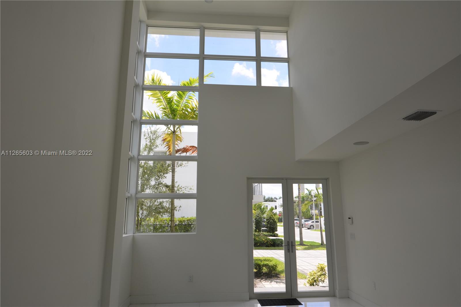 DORAL COMMONS RESIDENTIAL - Residential Lease