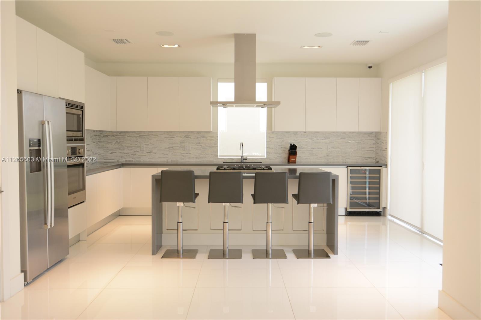 DORAL COMMONS RESIDENTIAL - Residential Lease