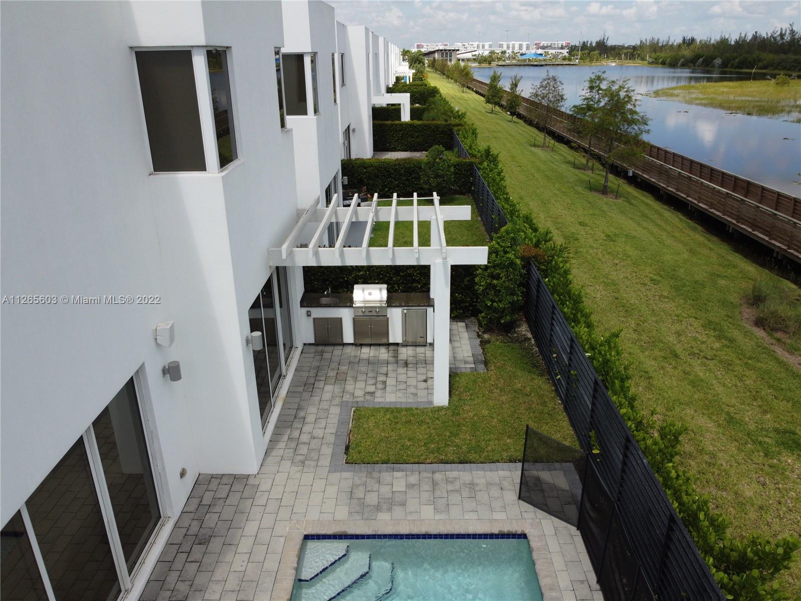 DORAL COMMONS RESIDENTIAL - Residential Lease