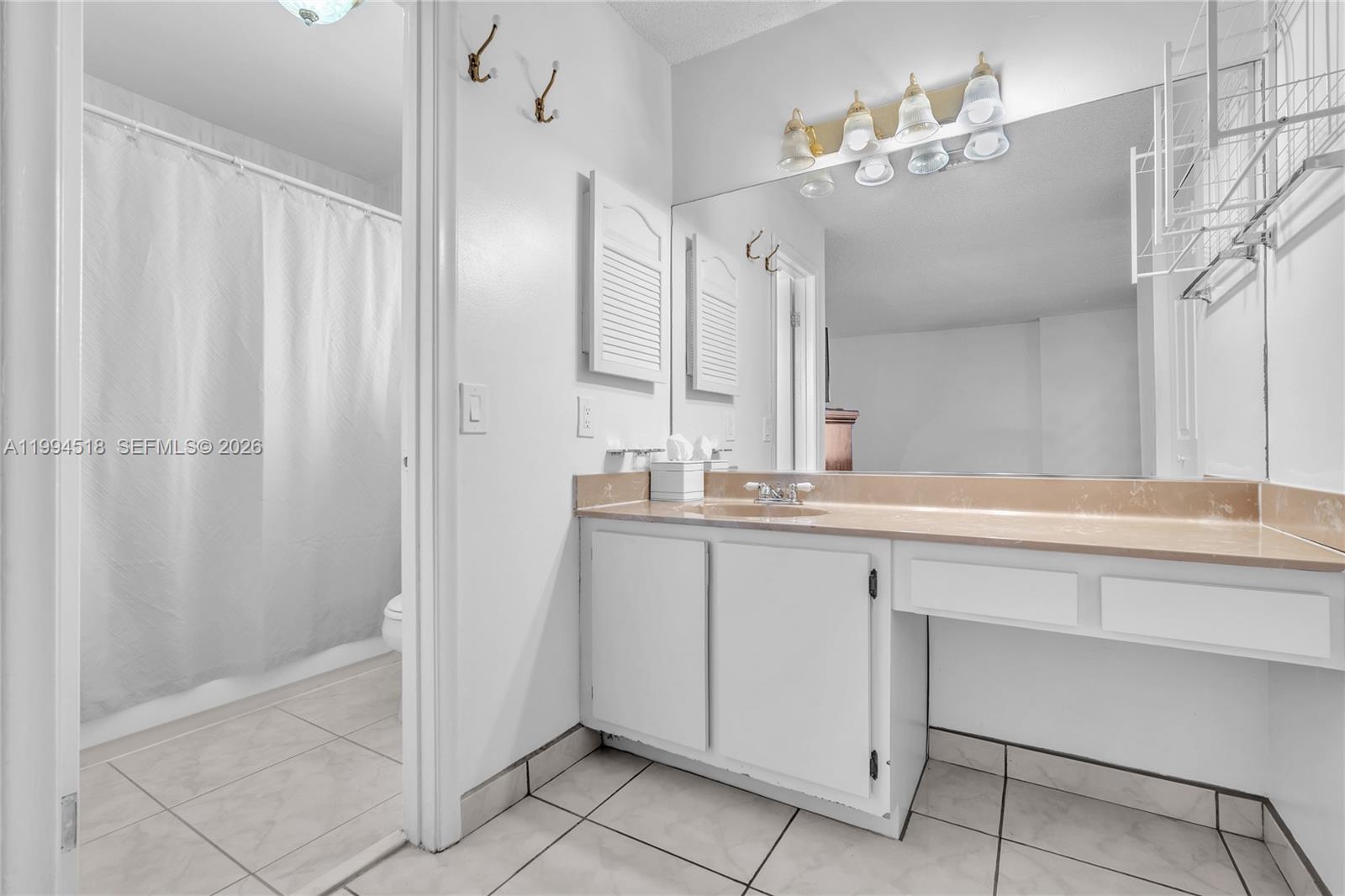 VILLA VENEZIA CONDO PH VI - Residential