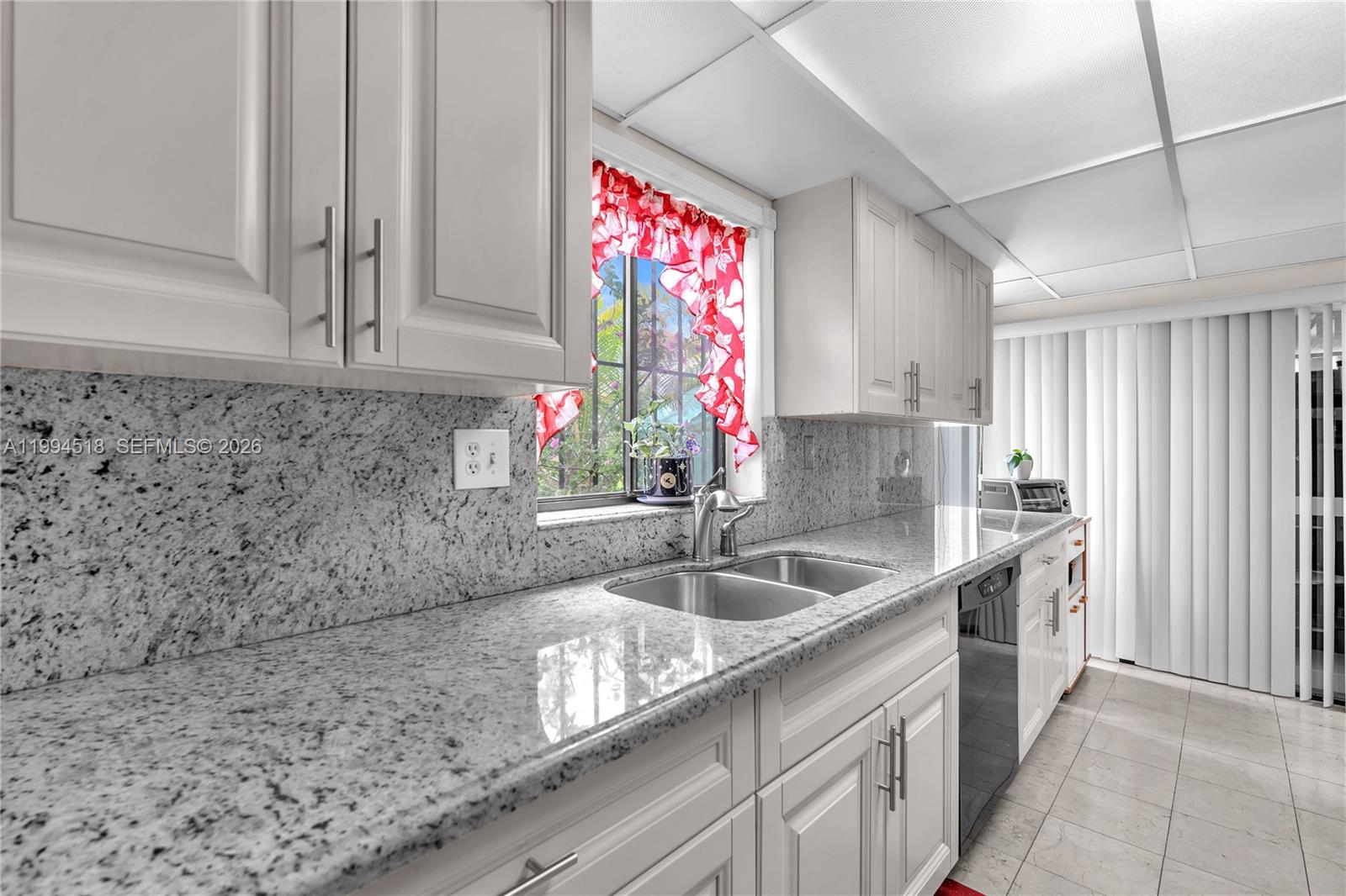 VILLA VENEZIA CONDO PH VI - Residential