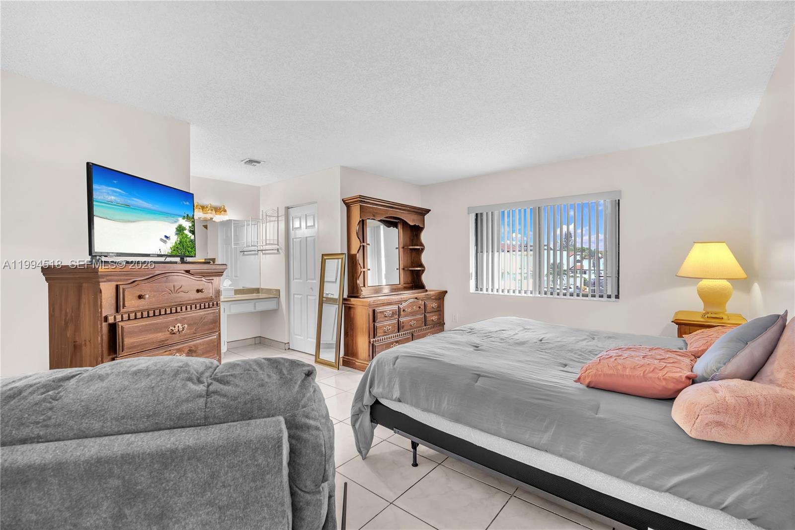 VILLA VENEZIA CONDO PH VI - Residential