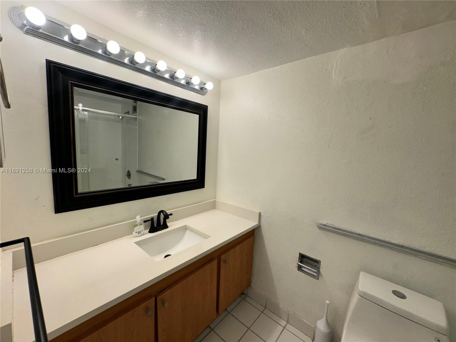 CRICKET CLUBHOUSE CONDO - Residential