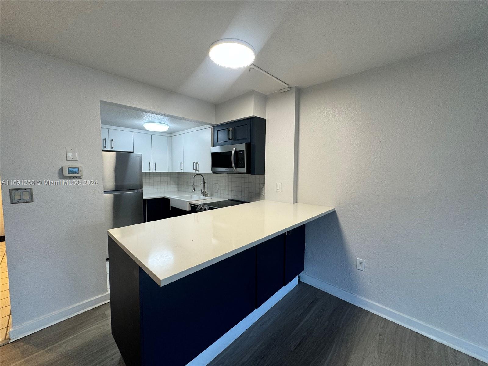 CRICKET CLUBHOUSE CONDO - Residential