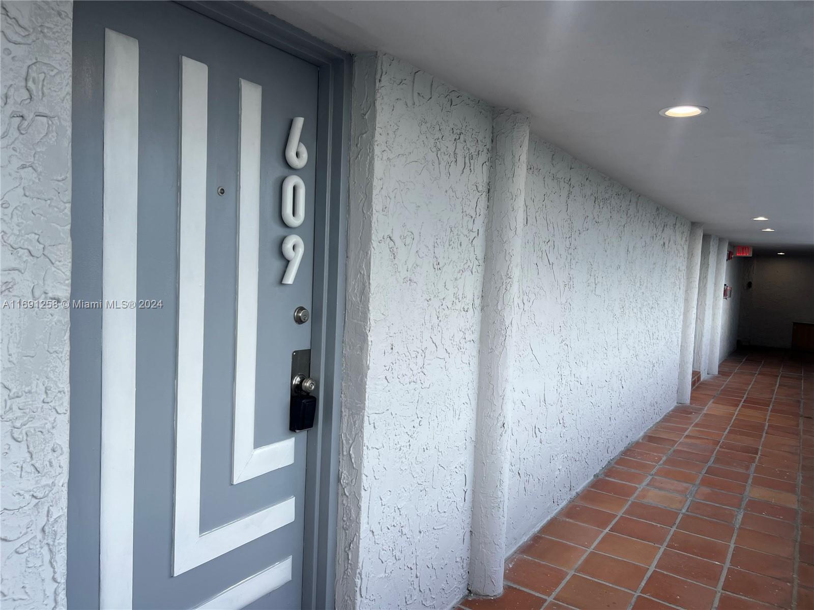 CRICKET CLUBHOUSE CONDO - Residential
