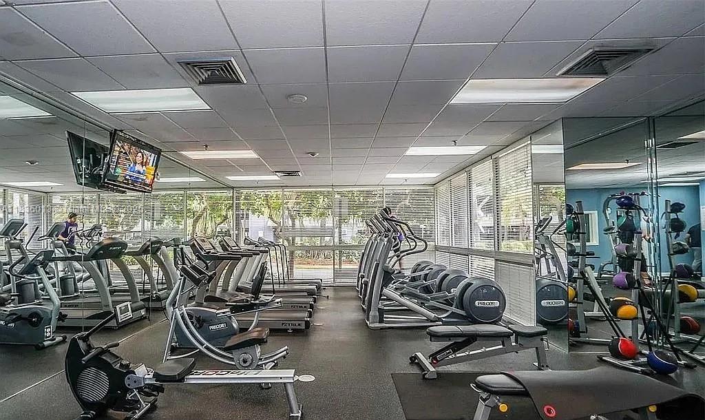 MADISON DOWNTOWN CONDO - Residential