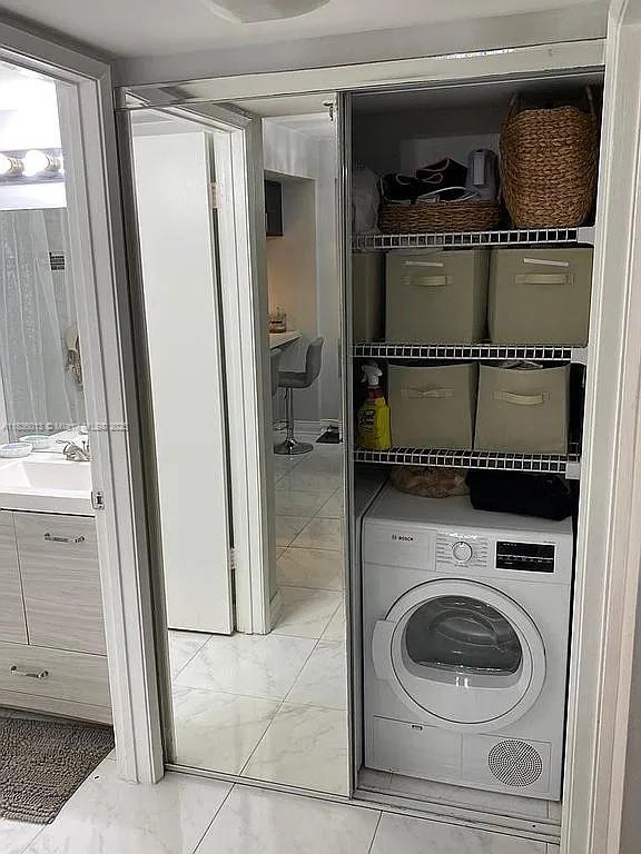 MADISON DOWNTOWN CONDO - Residential