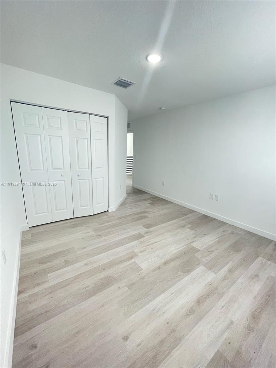 AIRPORT VISTA - Residential Lease