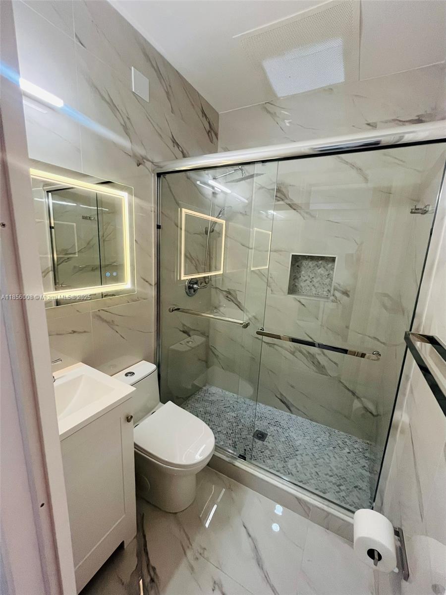 1455 MICHIGAN AVE CONDO - Residential Lease