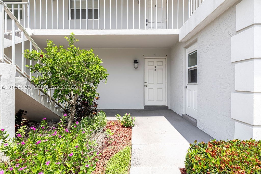 1166 6th Ave B3