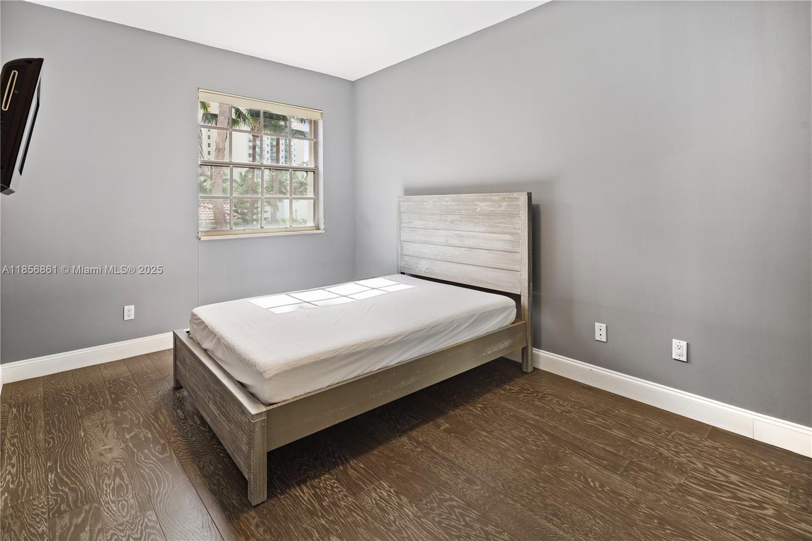 GOLDEN GATE ESTATES & MAR - Residential Lease