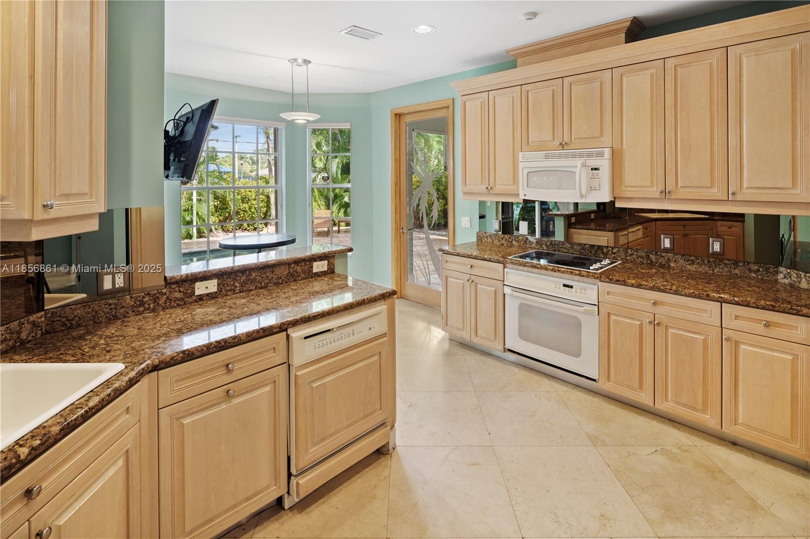 GOLDEN GATE ESTATES & MAR - Residential Lease