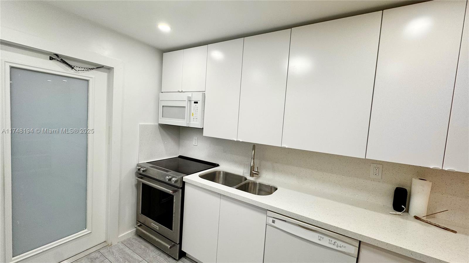 LANTANA - Residential Lease