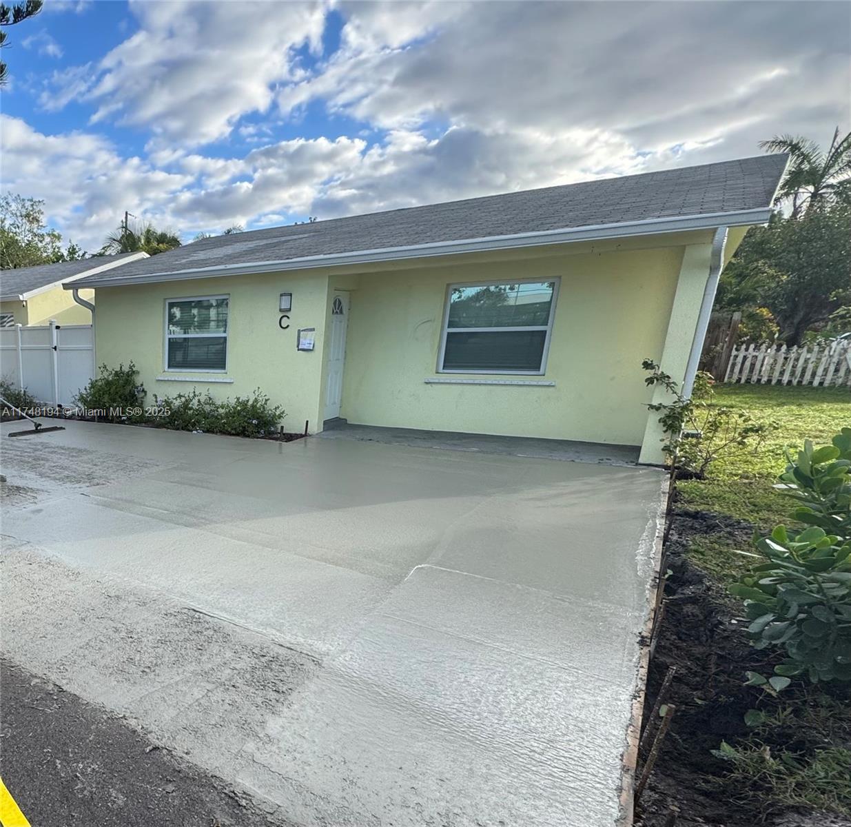 LANTANA - Residential Lease