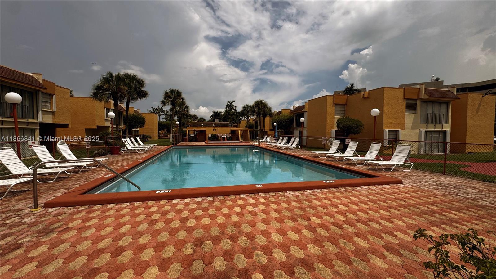 SOUTH WINDS CONDO - Residential