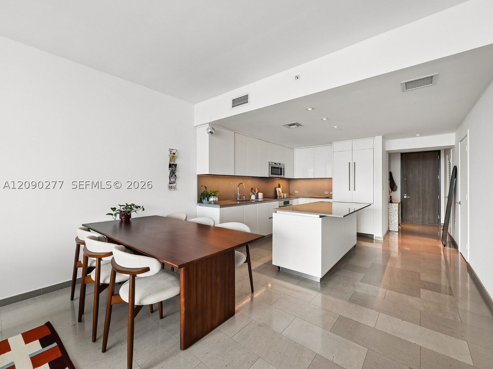 88 SW 7th St 2506