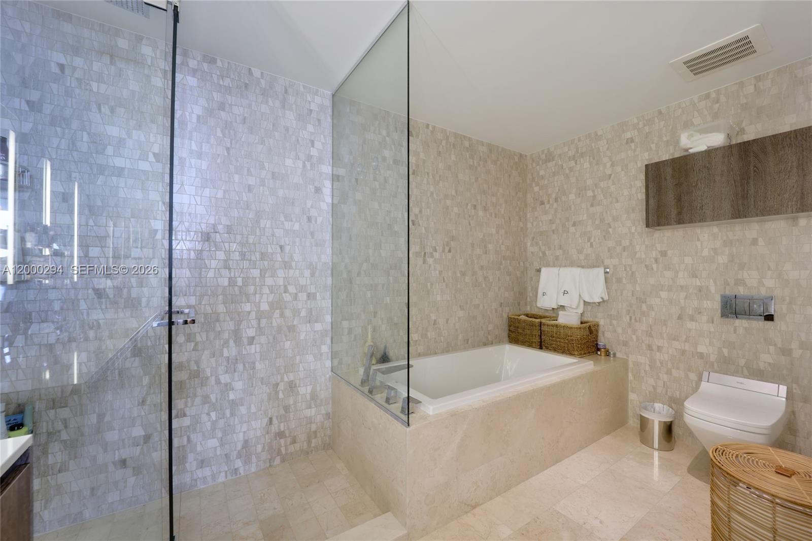 RISE CONDO - Residential