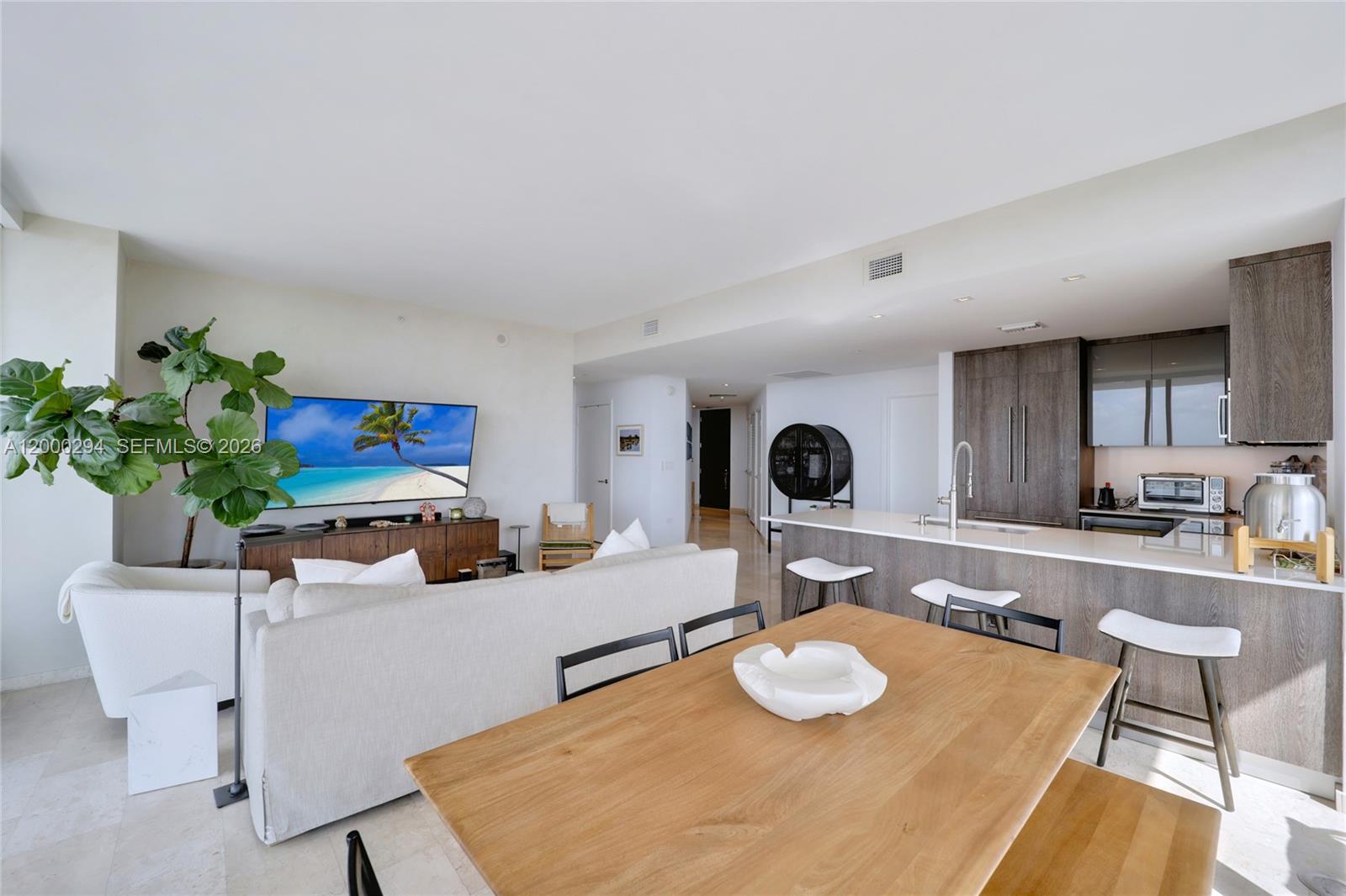 RISE CONDO - Residential