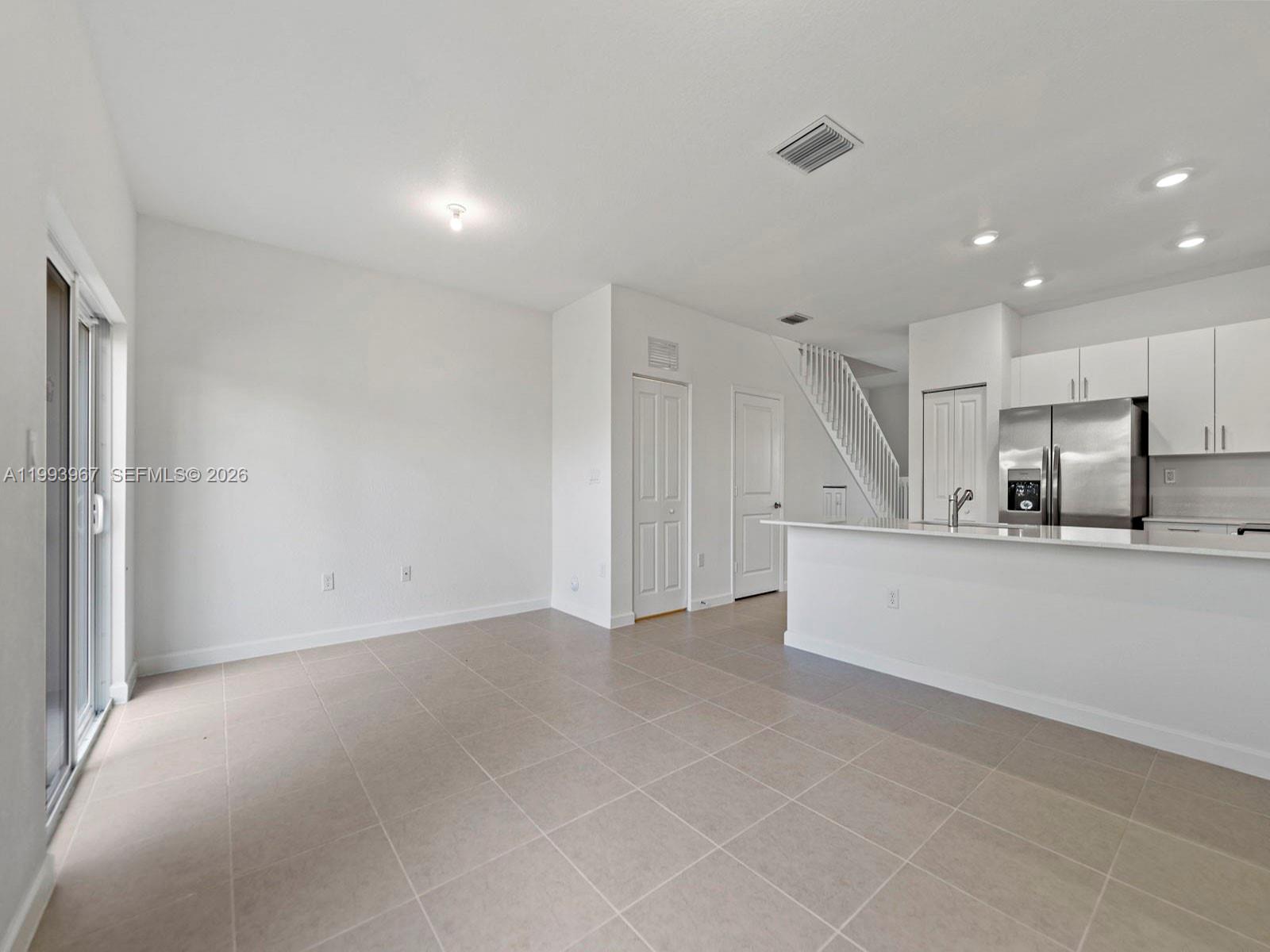 HOMESTEAD PARK OF COMMERC - Residential Lease