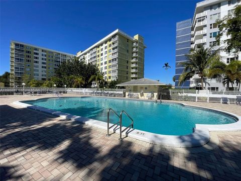 Condominium in Hollywood FL 4350 HILLCREST DR Dr.jpg