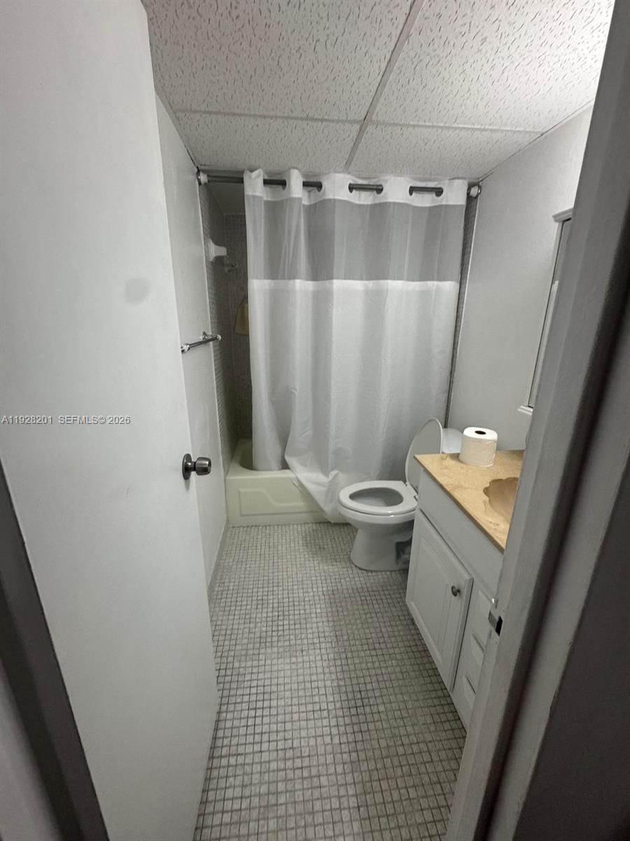 SOMERSET AT LAUDERDALE LAK - Residential