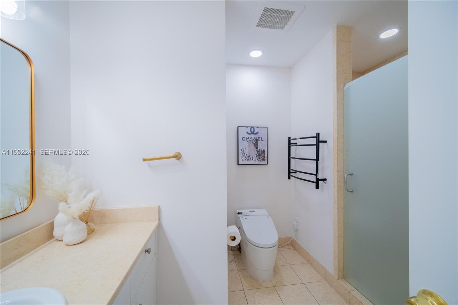 TURNBERRY VLG NO TOWER CO - Residential