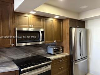 ANCHOR BAY CLUB CONDO - Residential Lease