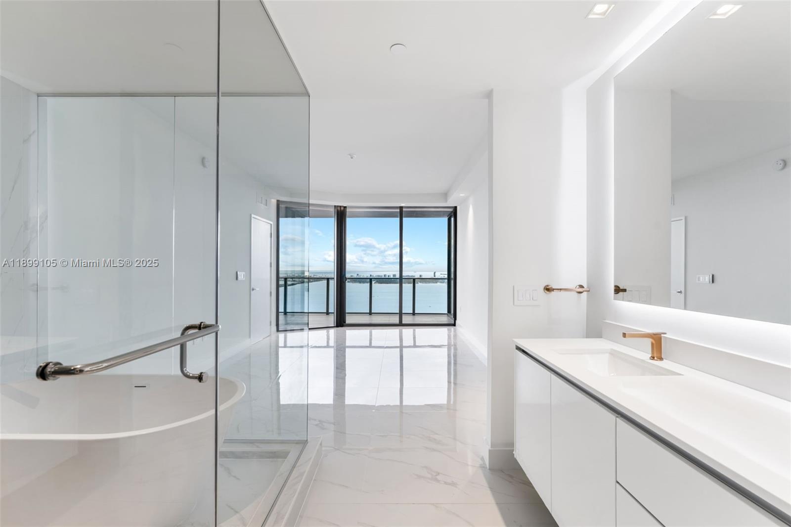 BAY BREEZE - Residential