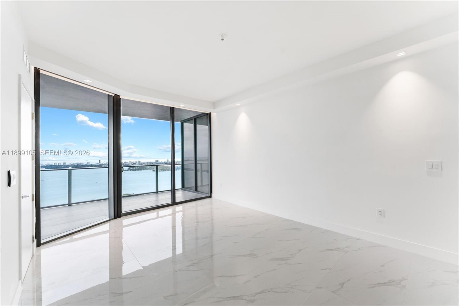 BAY BREEZE - Residential