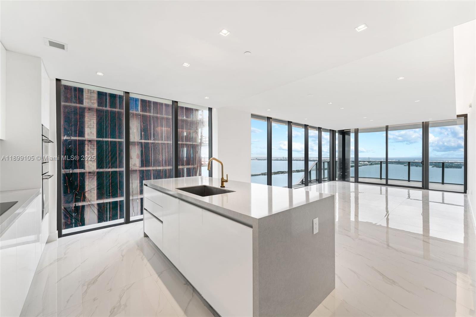 BAY BREEZE - Residential