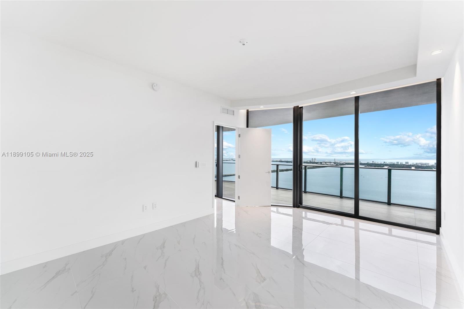 BAY BREEZE - Residential