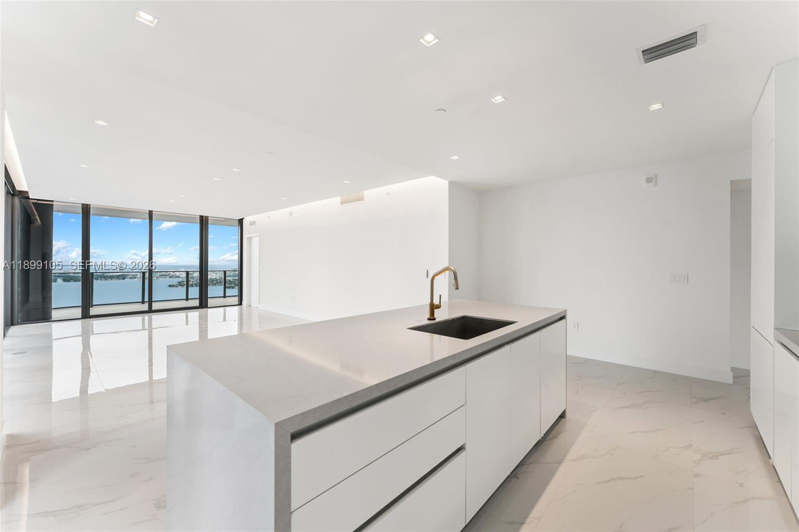 BAY BREEZE - Residential