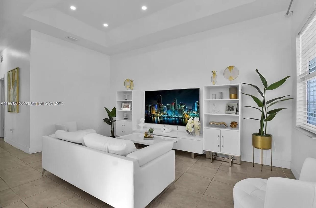 FLAMINGO PARK - Residential