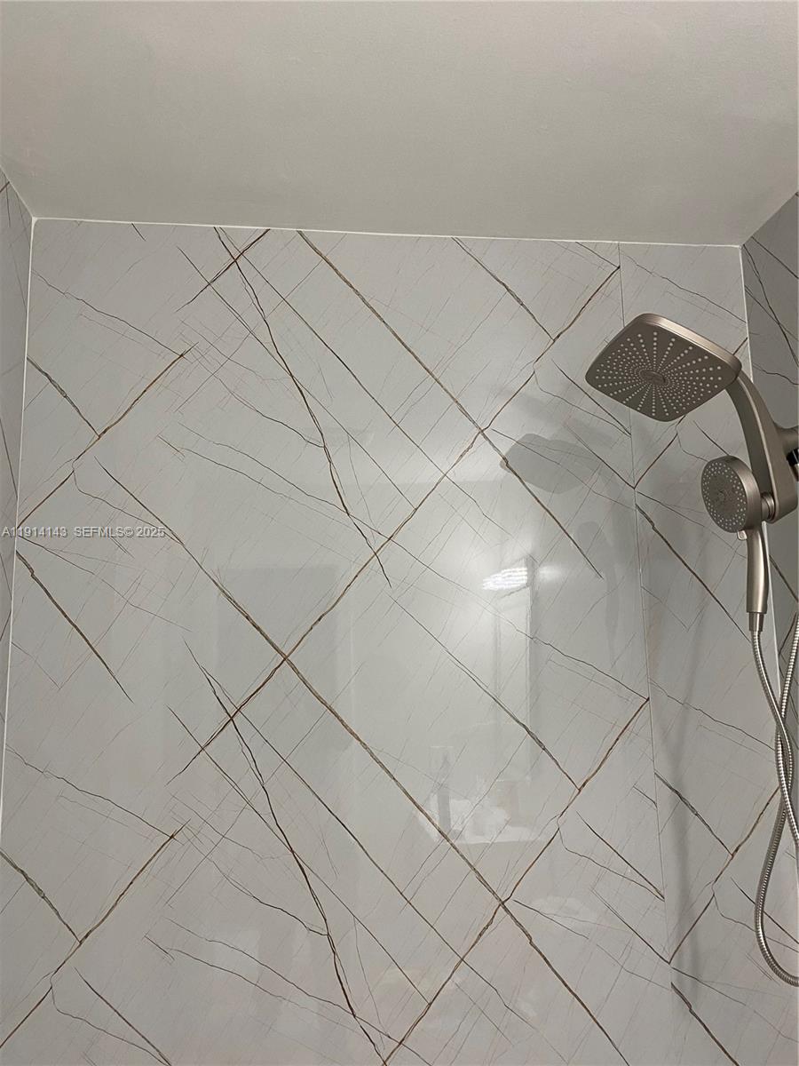 CHATEAUBLEAU VILLAS AT MI - Residential Lease