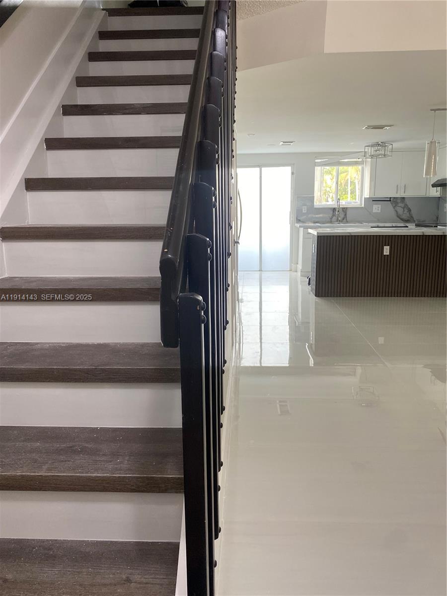 CHATEAUBLEAU VILLAS AT MI - Residential Lease