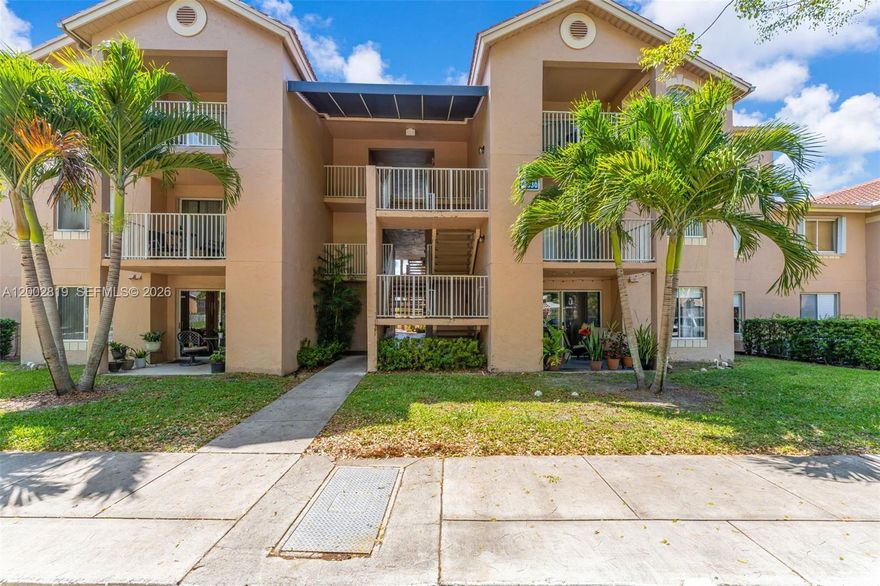 Prime Kendall location! Beautiful 2-bedroom, 1-bath first-floor condo with a spacious kitchen, bright living areas, and washer and dryer inside the unit. Enjoy a well-maintained community with pool and amenities. Conveniently located near major highways, shopping, dining, and schools.