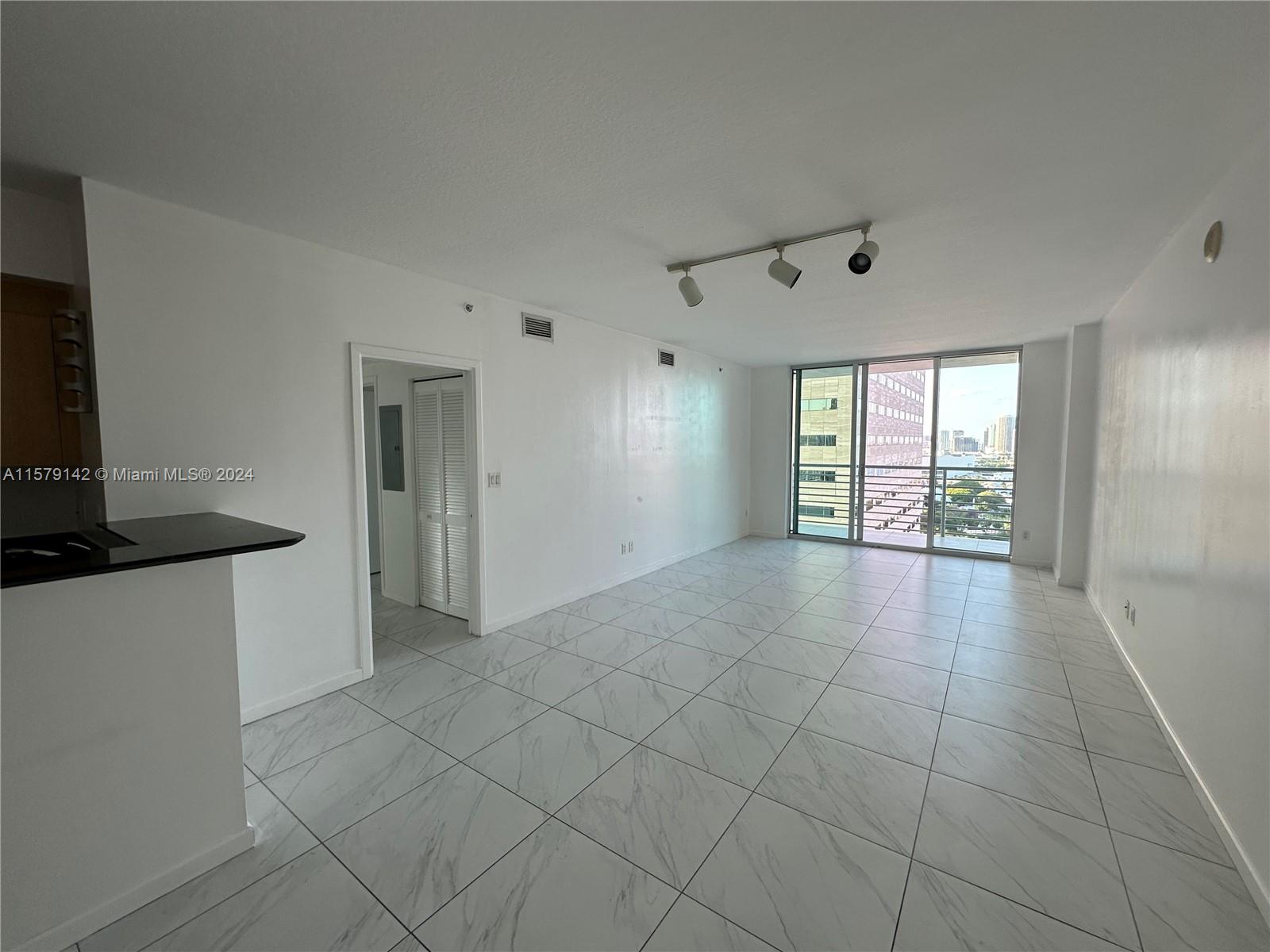 Property for Sale at 325 S Biscayne Blvd Blvd 2614, Miami, Broward County, Florida - Bedrooms: 2 
Bathrooms: 2  - $610,000