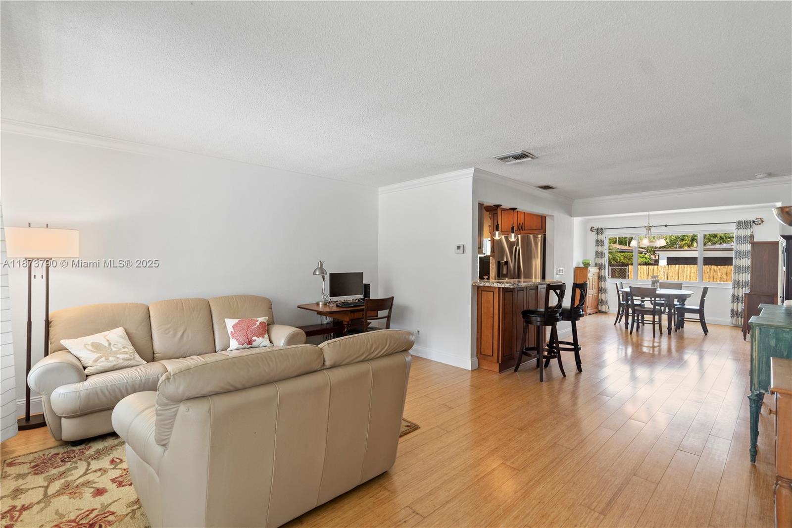 HOLLYWOOD LAKES SECTION - Residential