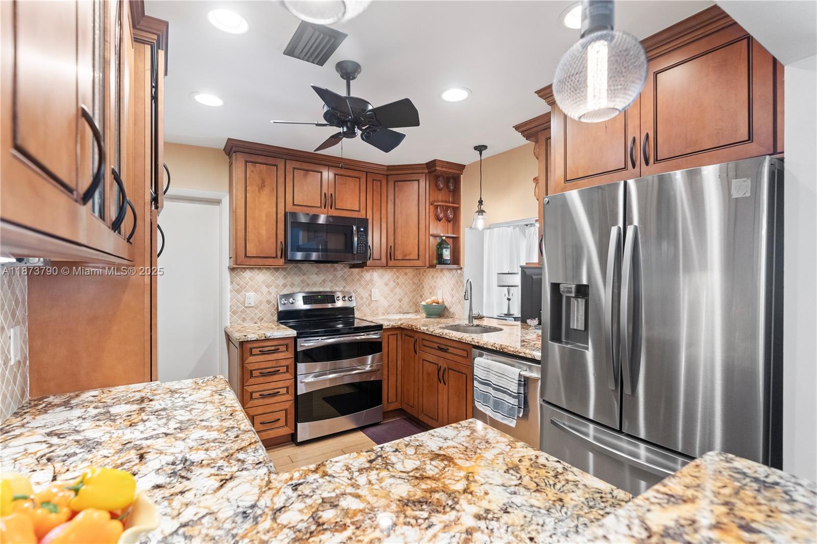 HOLLYWOOD LAKES SECTION - Residential