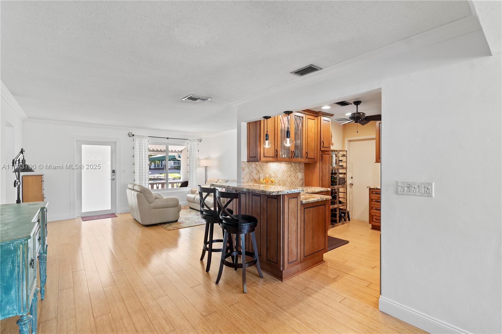 HOLLYWOOD LAKES SECTION - Residential