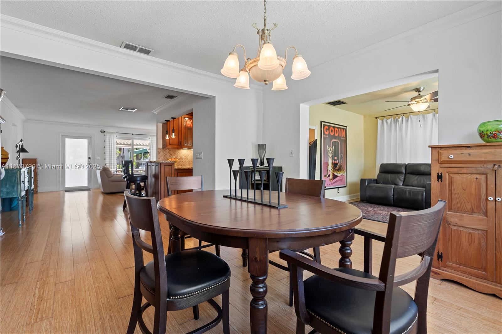 HOLLYWOOD LAKES SECTION - Residential