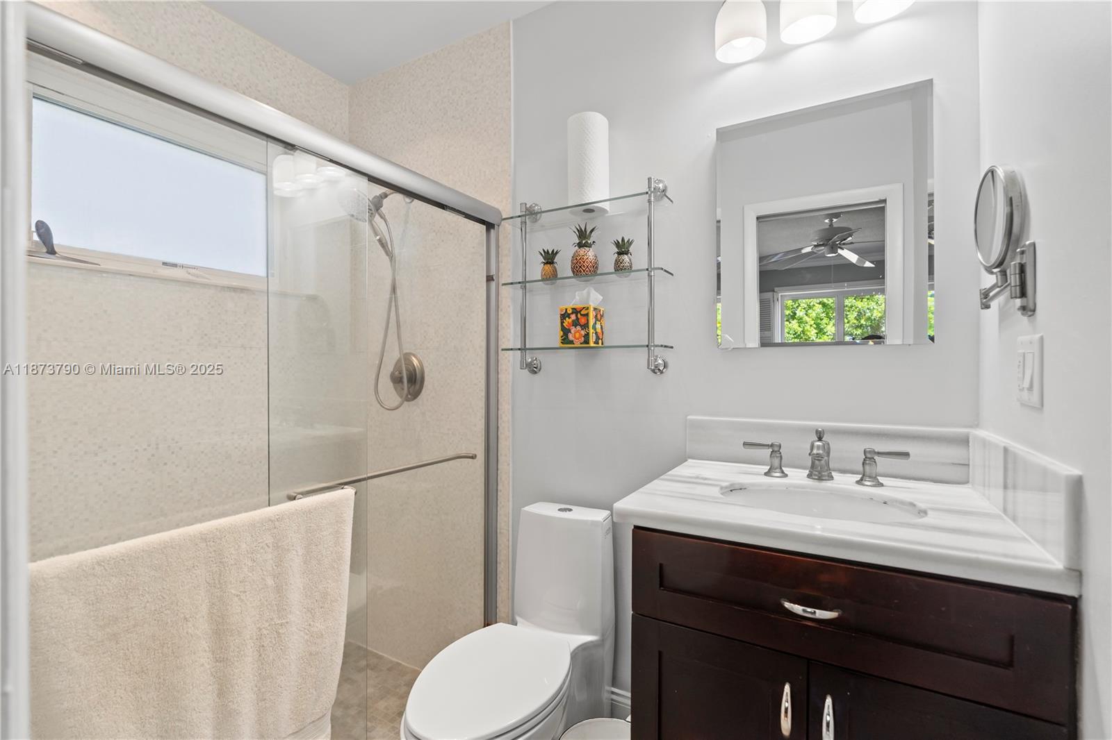 HOLLYWOOD LAKES SECTION - Residential