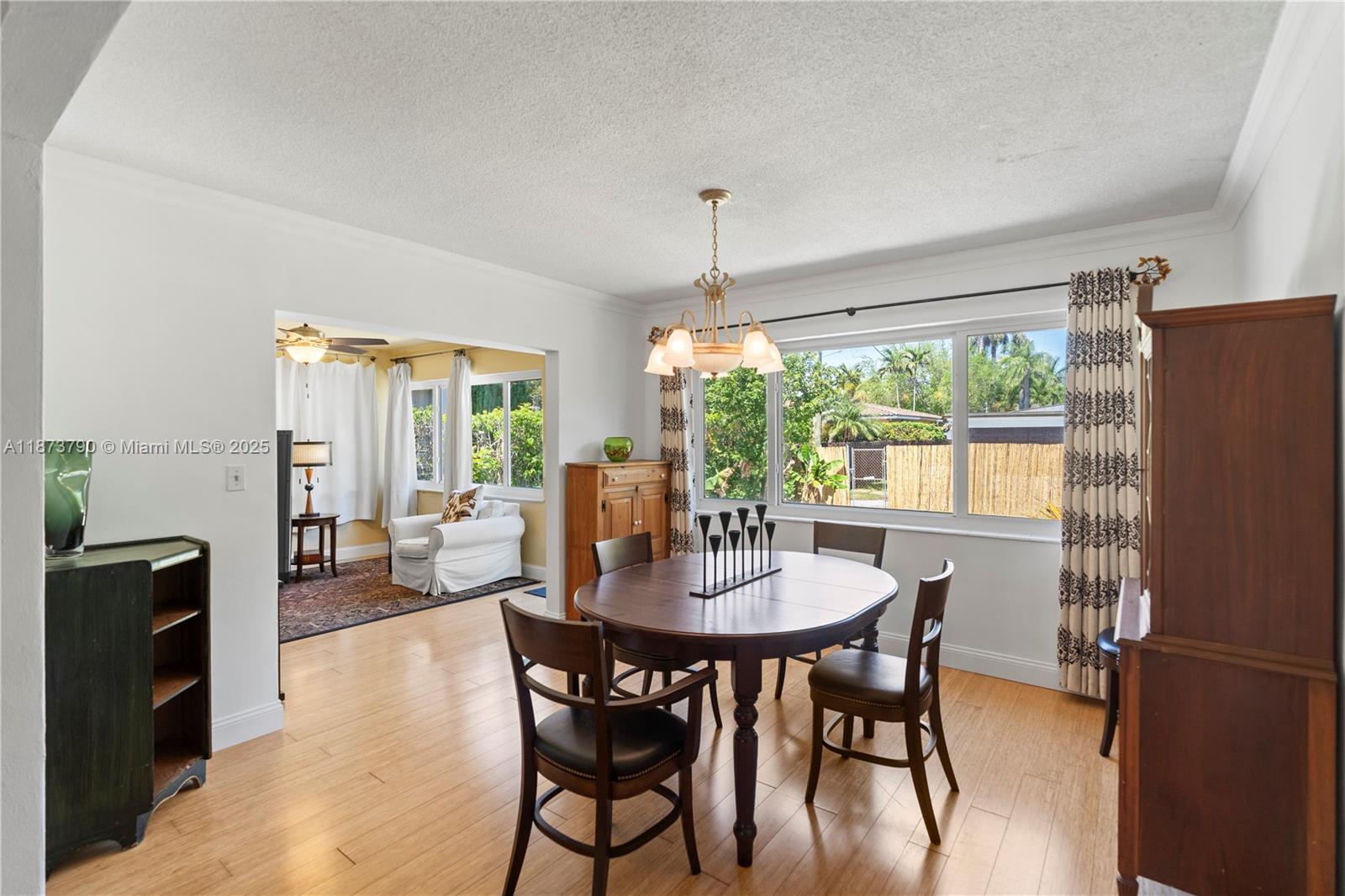 HOLLYWOOD LAKES SECTION - Residential