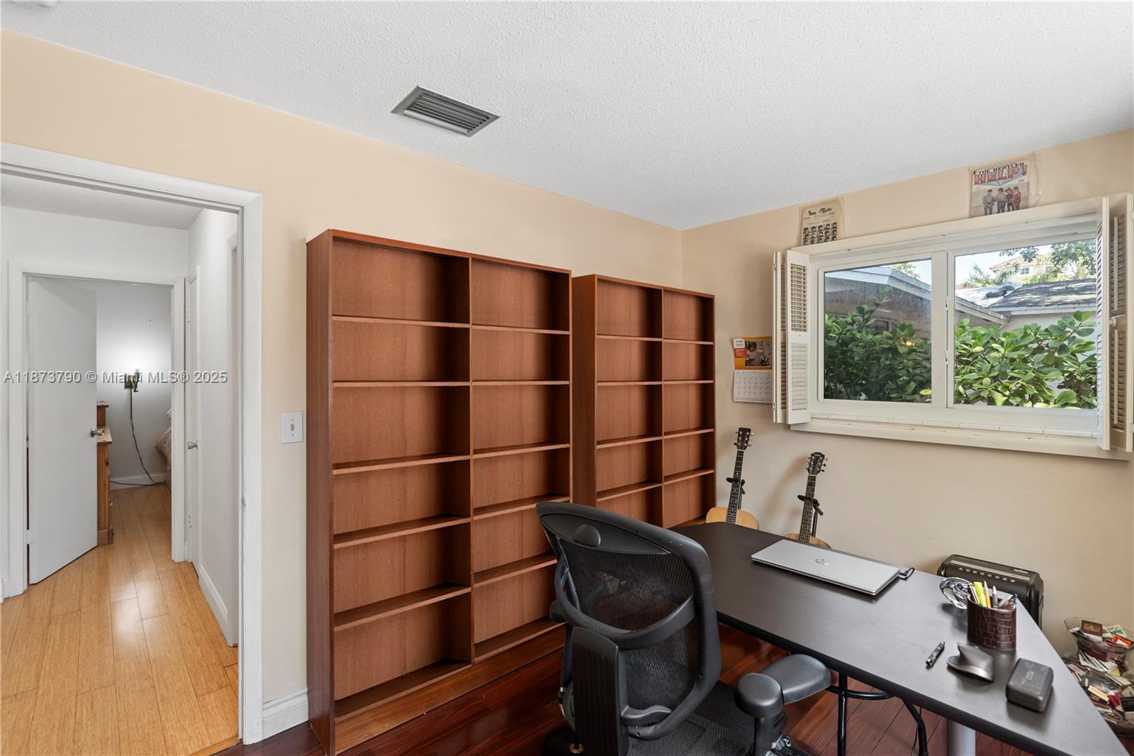 HOLLYWOOD LAKES SECTION - Residential