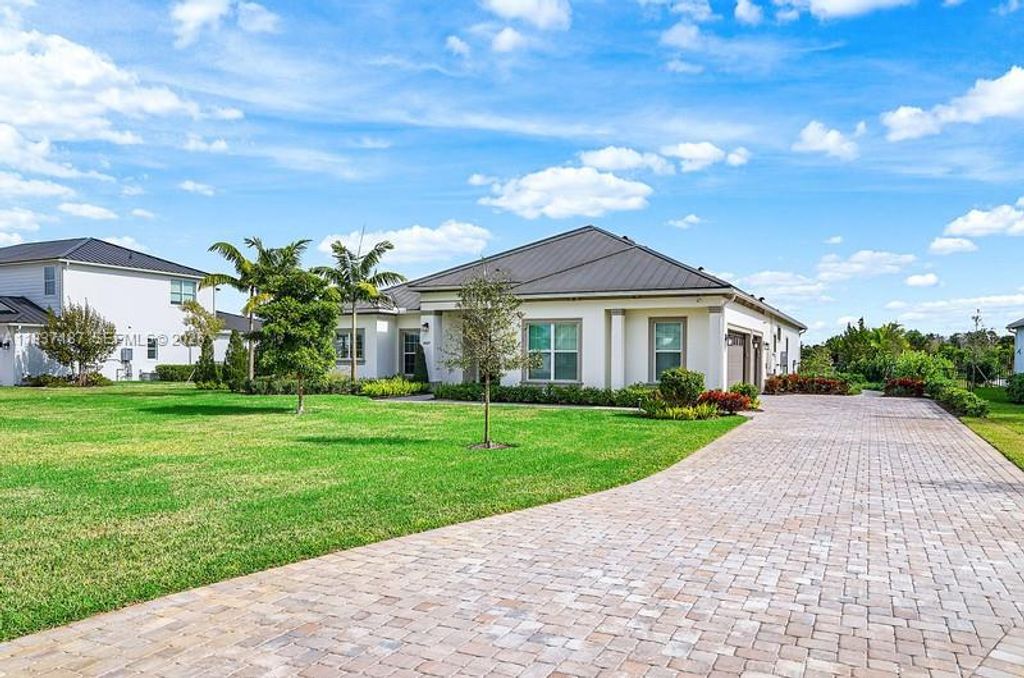 Photo of 20017 SE Bridgewater Drive, Jupiter, FL 33458 (MLS # A11937187)