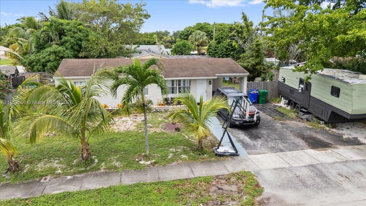 Affordable 3-Bedroom Gem in Fort Lauderdale! Charming 3-bedroom, 2-bathroom home situated on a desirable corner lot. Ideally located near South Plantation High School, the Fort Lauderdale Country Club Golf Course, and Broward Mall. This property offers comfortable living with convenient access to shopping, dining, entertainment, and major highways. A perfect opportunity for first-time buyers or investors seeking value and location!