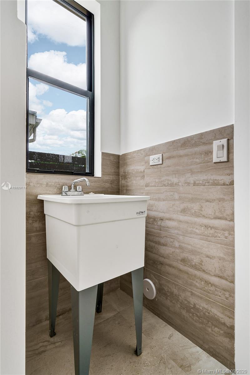 AVALON SUB - Residential Lease