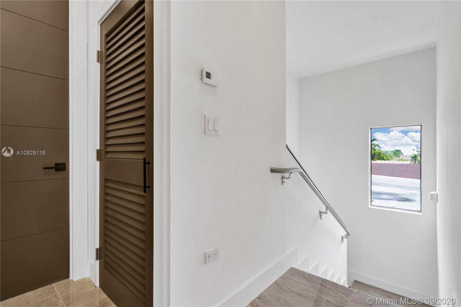 AVALON SUB - Residential Lease