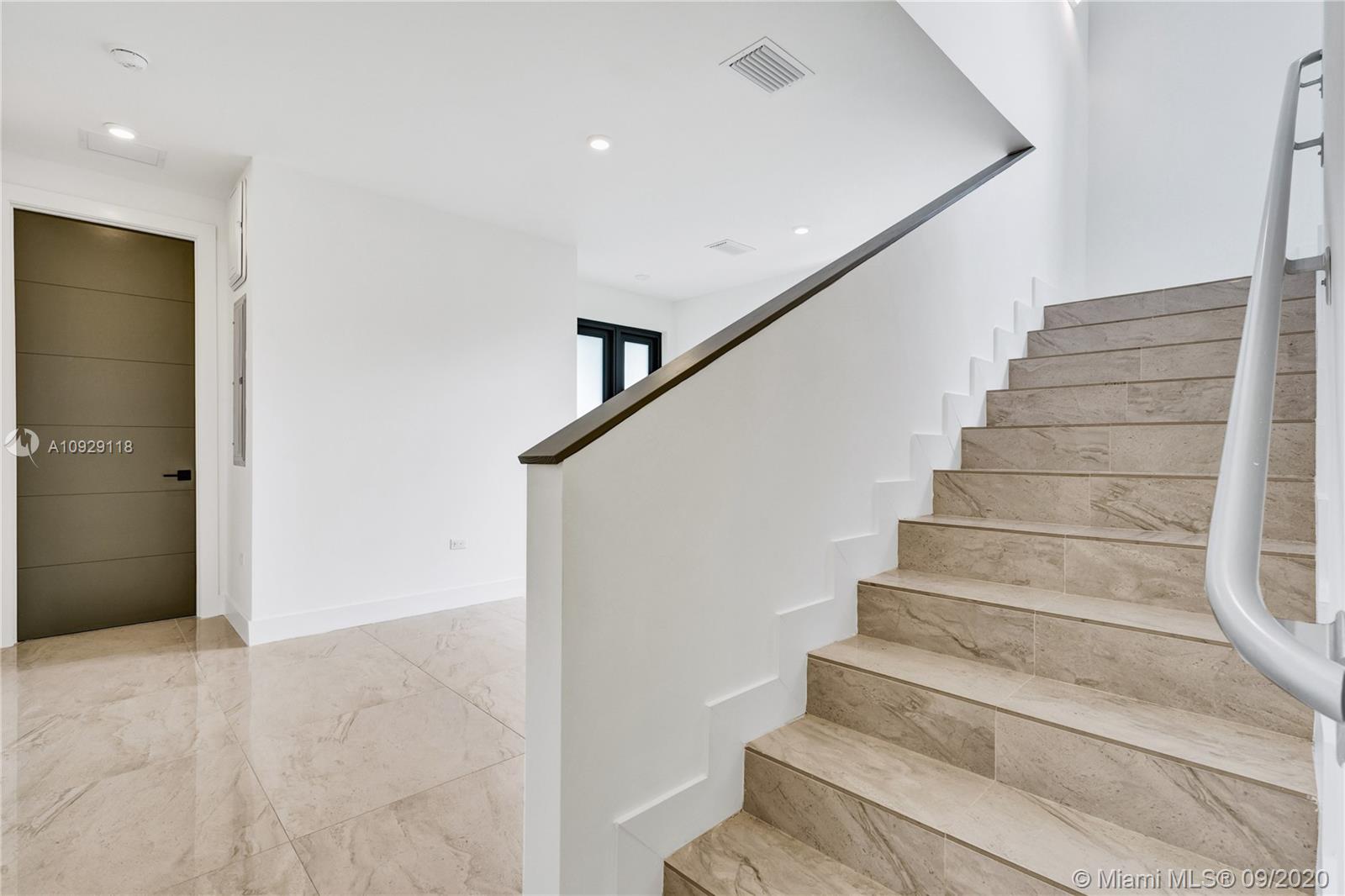 AVALON SUB - Residential Lease